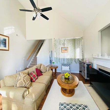 Spacious Room With Shared Bathroom 罗利 外观 照片